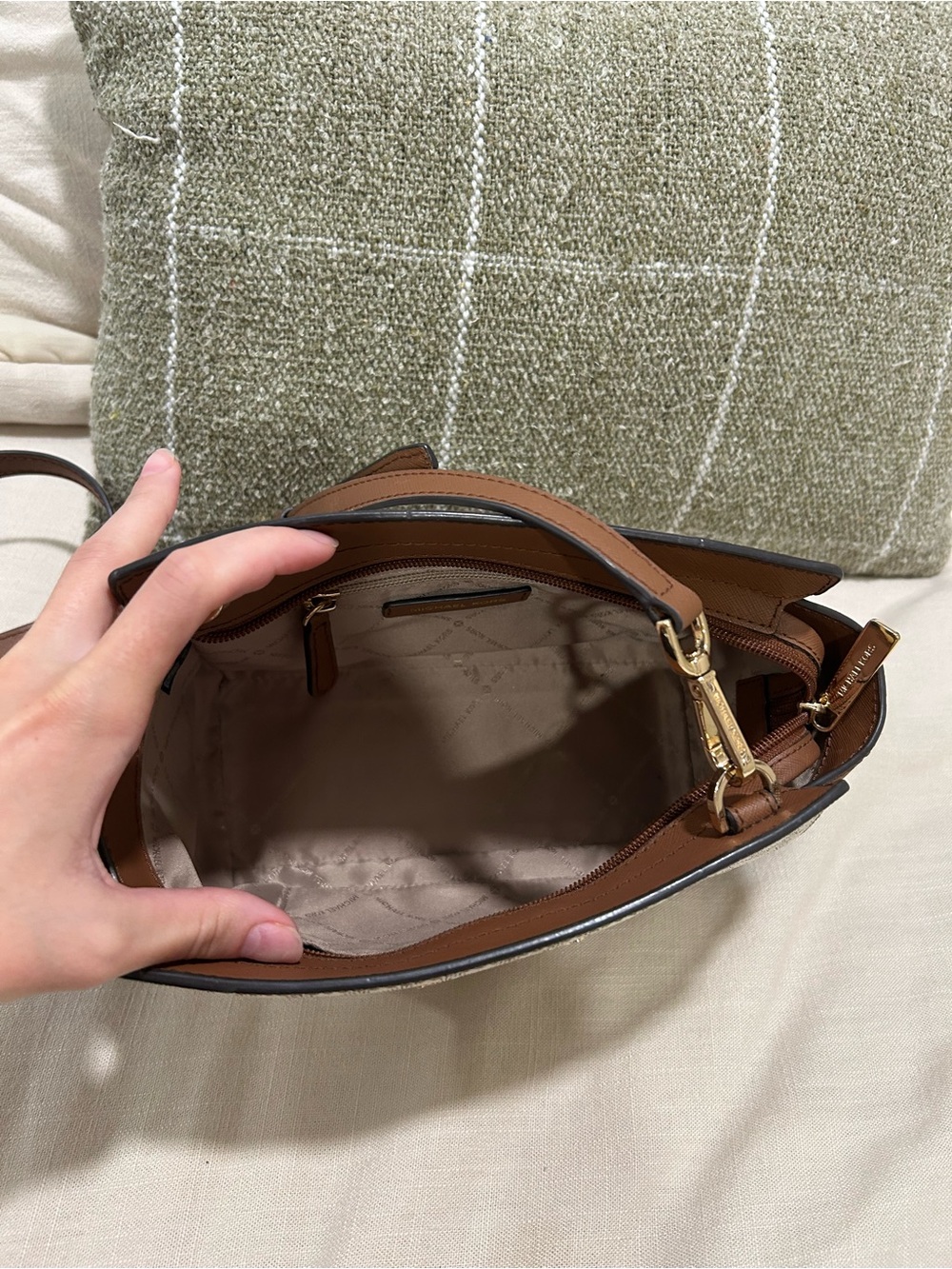Michael Kors Beige/Acorn Logo Crossbody with Gold Hardware - Picture 3 of 5